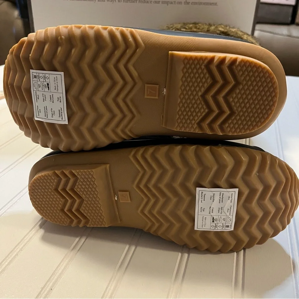 Bearpaw McKinley Boots Women’s Size 7 Brown Waterproof Boots NIB